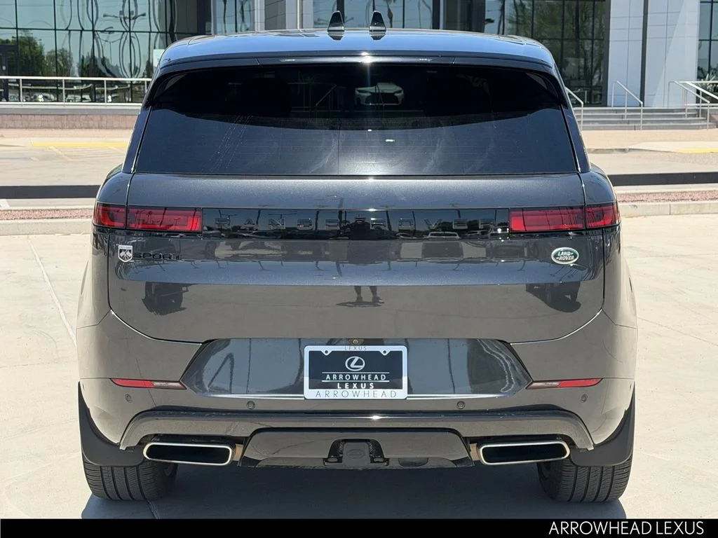 Used 2023 Gray Land Rover SE Dynamic image 5