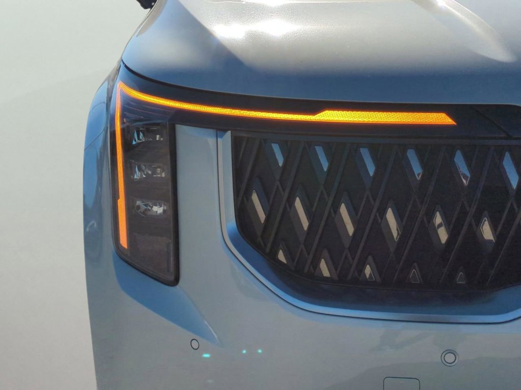 New 2026 Ivory Silver Kia EX image 10