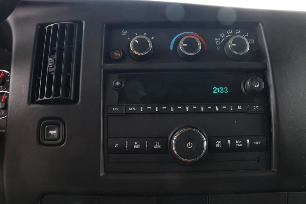 Used 2024 Summit White Chevrolet Work Van image 16