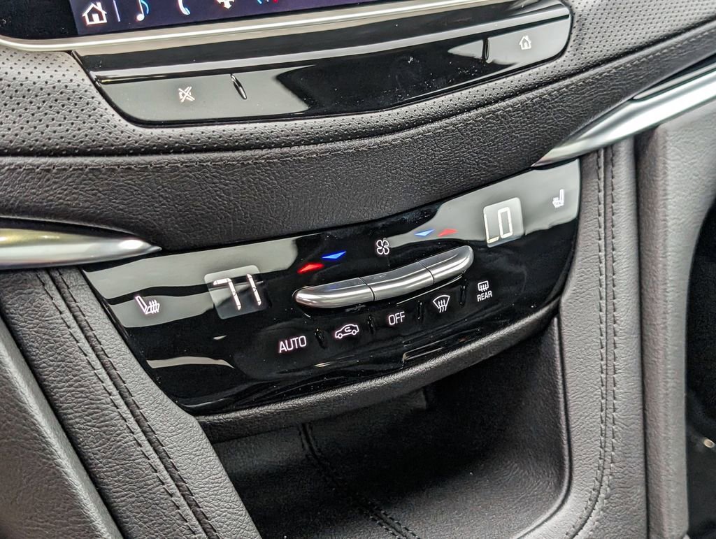 2025 Cadillac XT6 Luxury - Photo 32