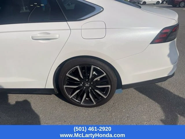 Used 2025 White Honda Touring image 17