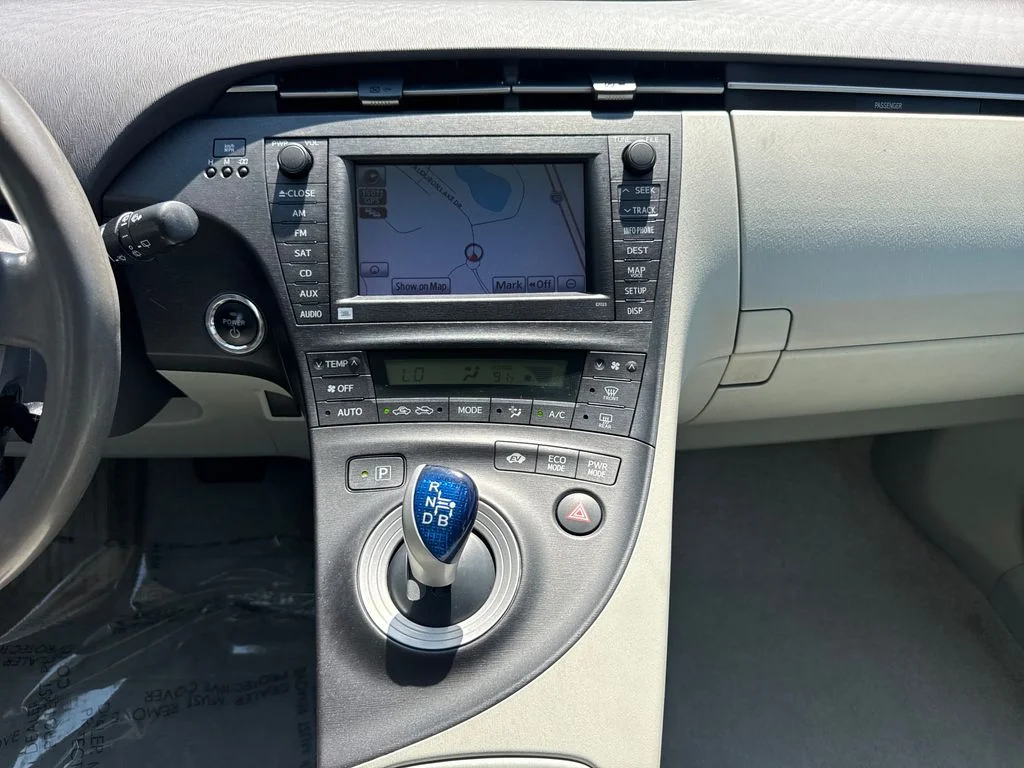 Used 2010 Blizzard Pearl Toyota I image 18