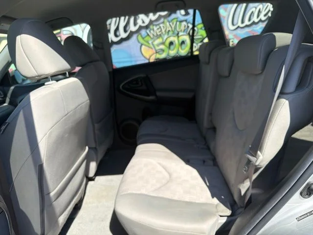 Used 2010 Silver Toyota Base image 18