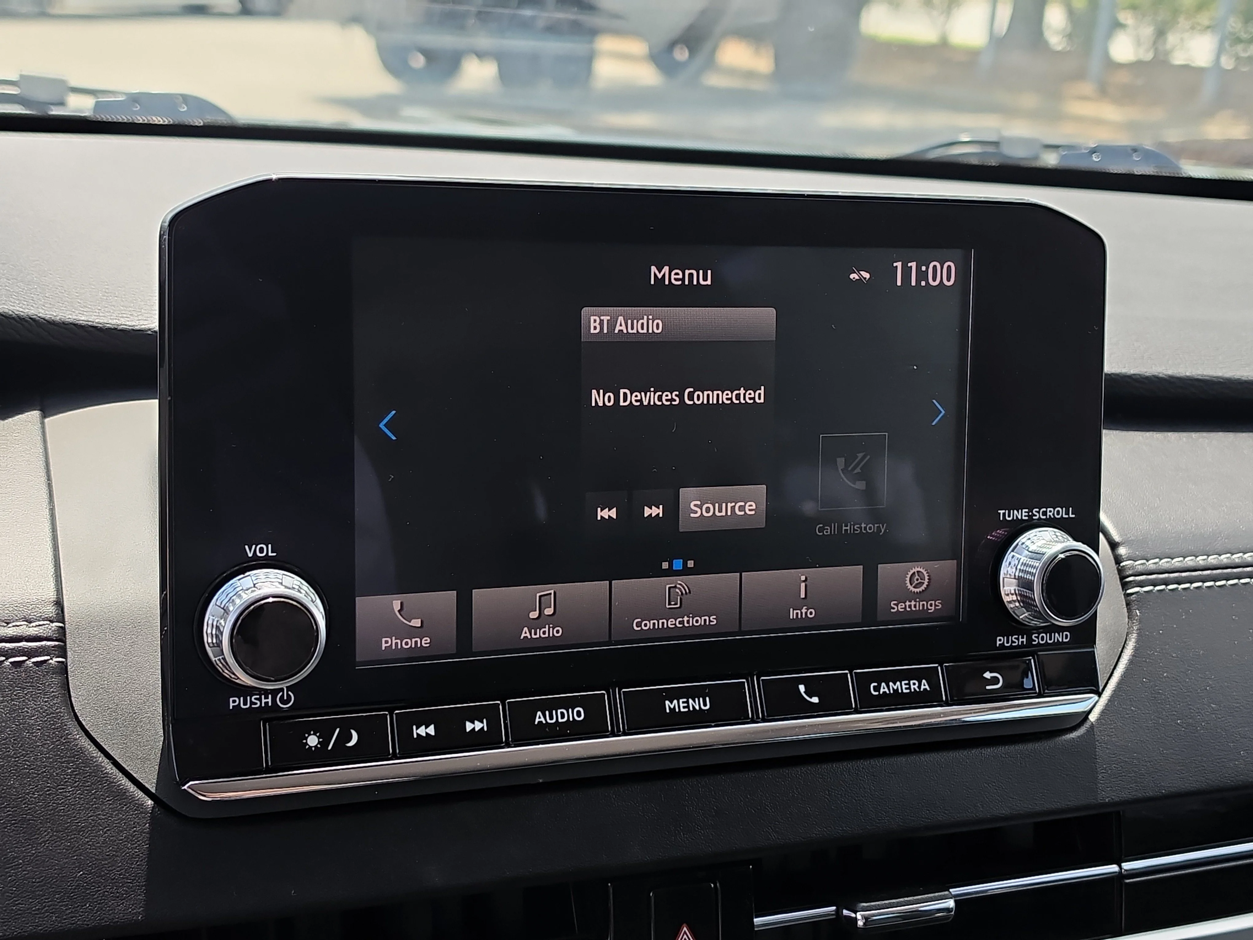 Used 2022 Black Diamond Mitsubishi ES image 22