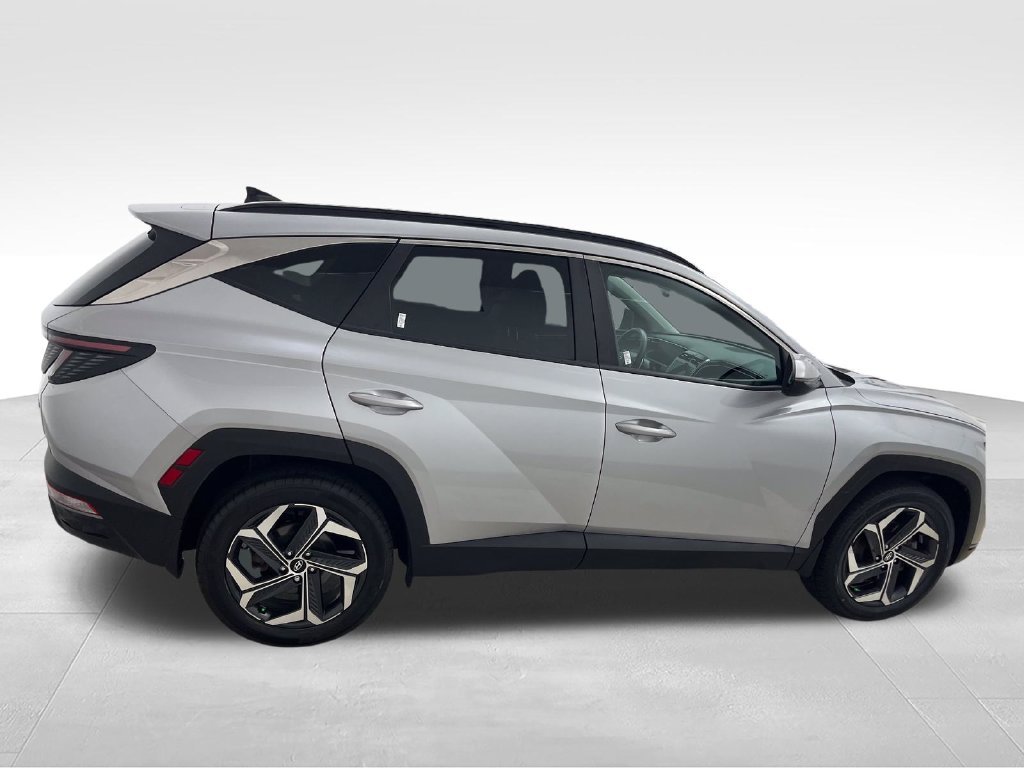Used 2024 Silver Hyundai SEL Convenience image 6