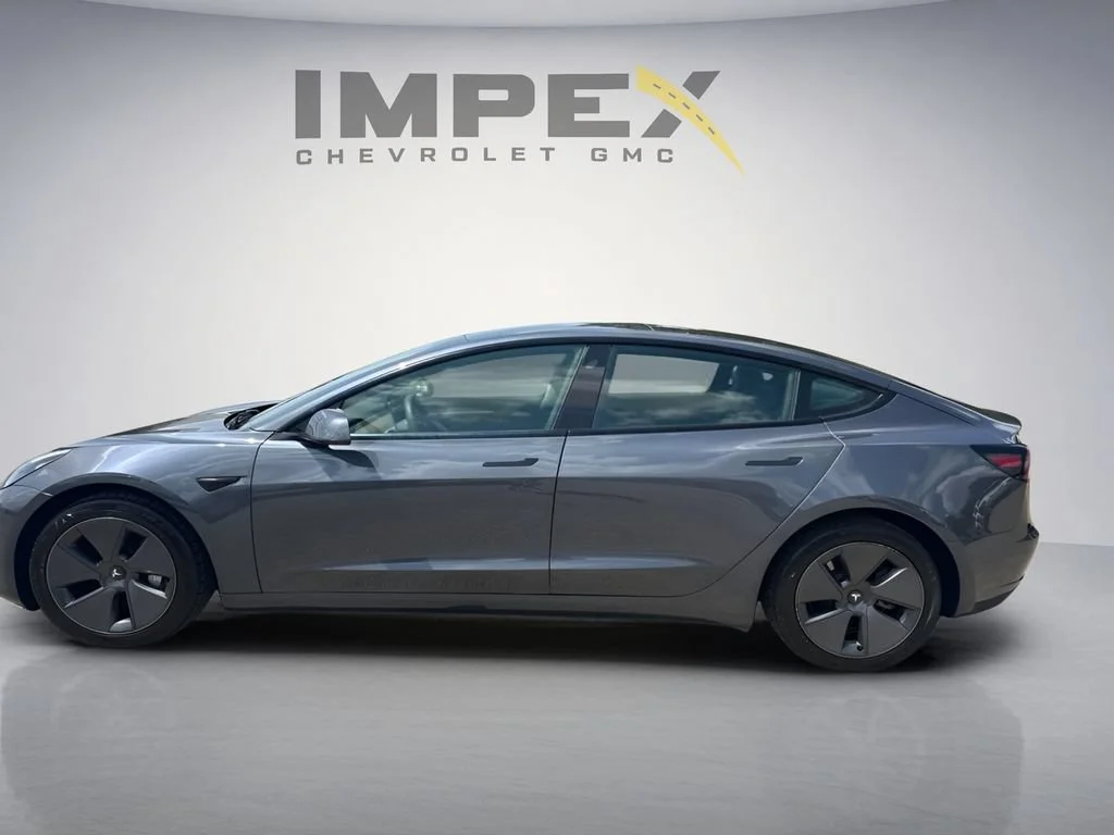 Used 2023 Gray Tesla  image 2