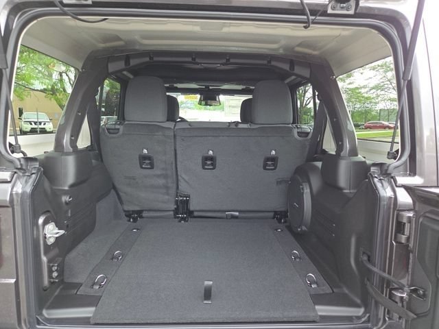 New 2026 Granite Crystal Metallic Clear-Coat Exterior Paint Jeep 85th Anniversary Edition image 31