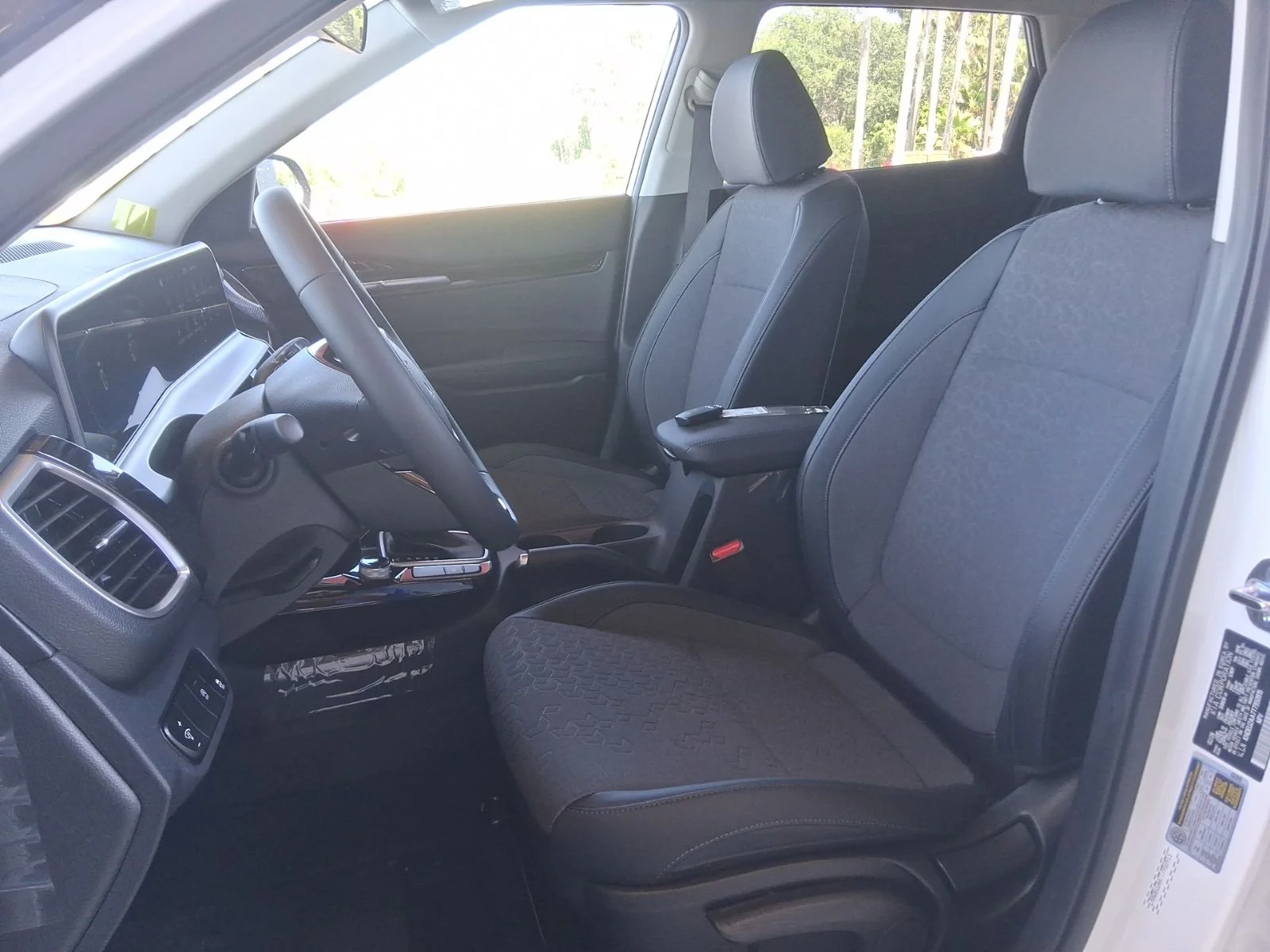 New 2026 White Kia S image 18