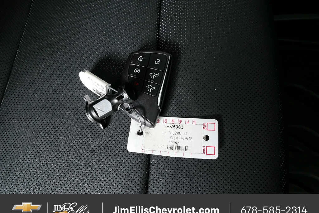 2025 Chevrolet Silverado EV LT - Photo 24