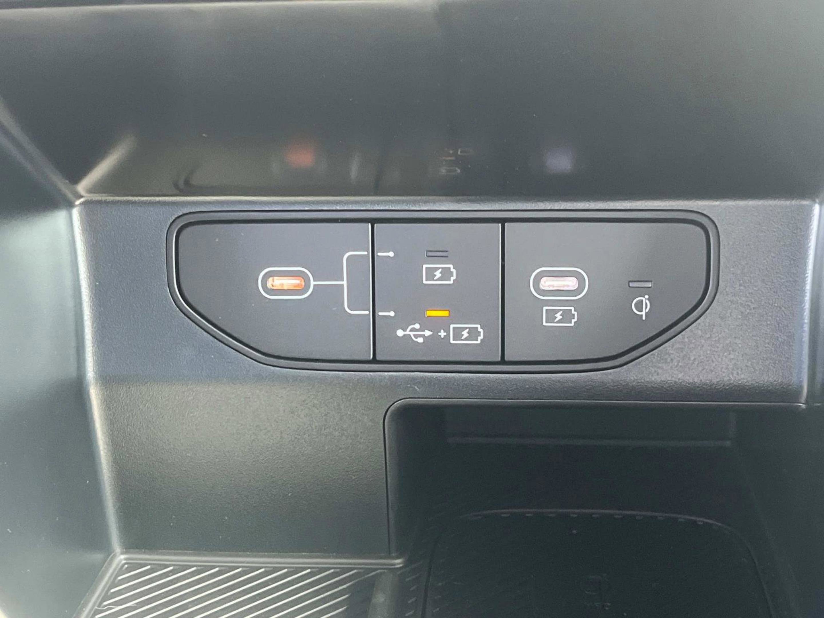 2025 Kia Sorento X-Line SX - Photo 34