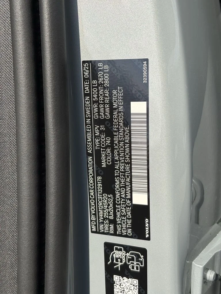 New 2026 Vapour Grey Volvo Plus image 31