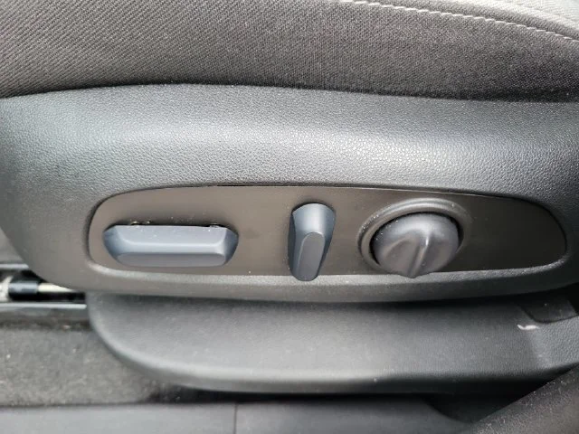 2023 Chevrolet Equinox LS - Photo 25