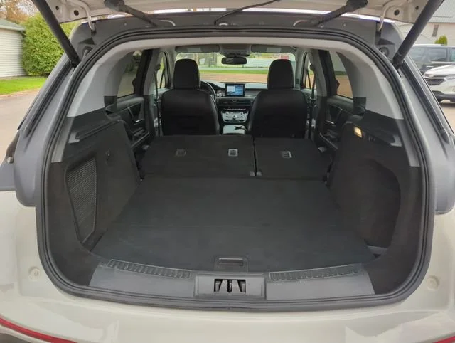 Used 2021 White Lincoln Standard image 41