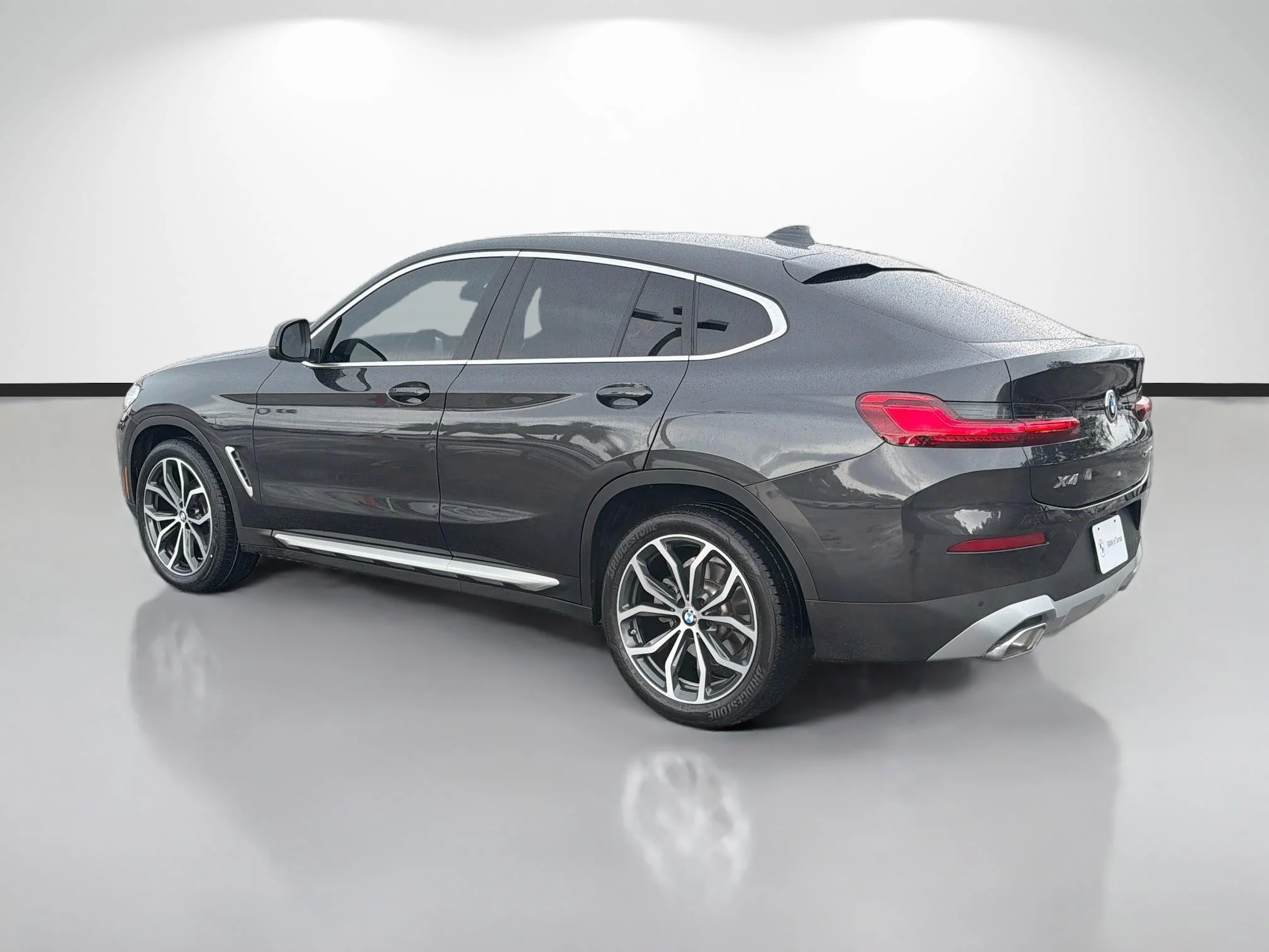 Used 2024 Dark Graphite Metallic BMW xDrive30i image 5