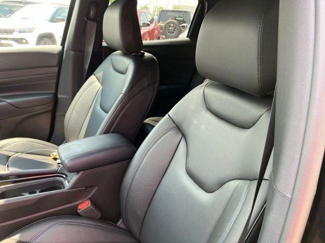 New 2026 Diamond Black Crystal Pearlcoat Jeep Limited Altitude image 11