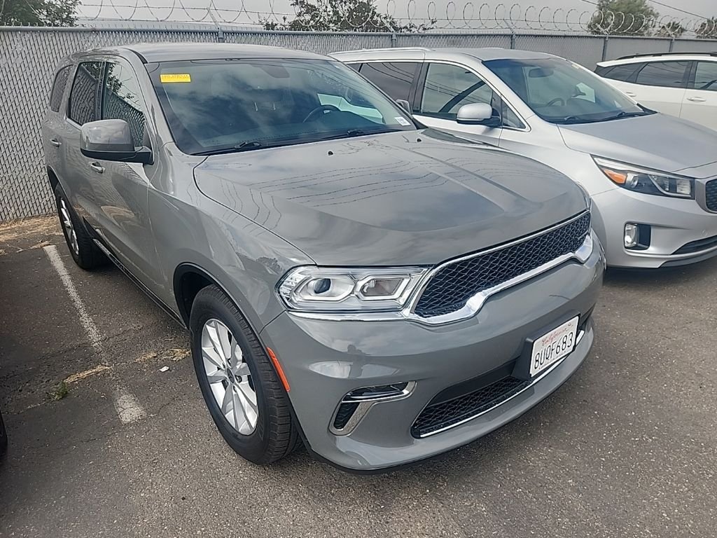 Used 2021 Gray Dodge SXT image 1