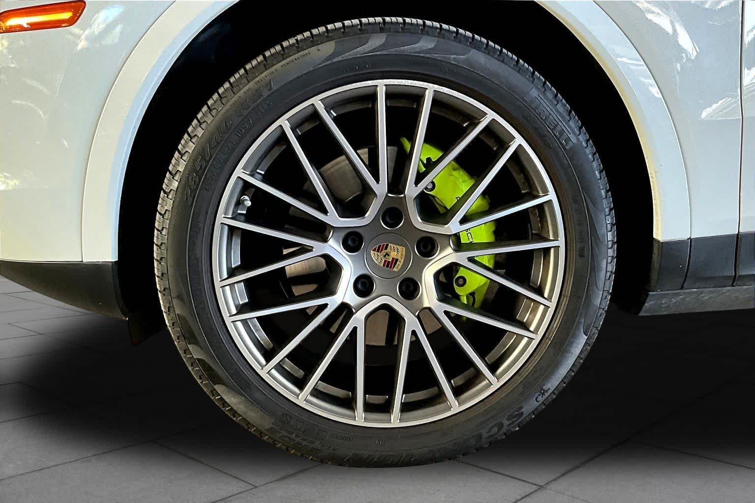 Used 2022 Carrara White Metallic Porsche E-Hybrid image 18