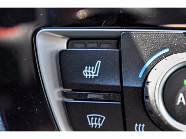 Used 2019 Glacier Silver BMW i xDrive All-wheel Drive image 16