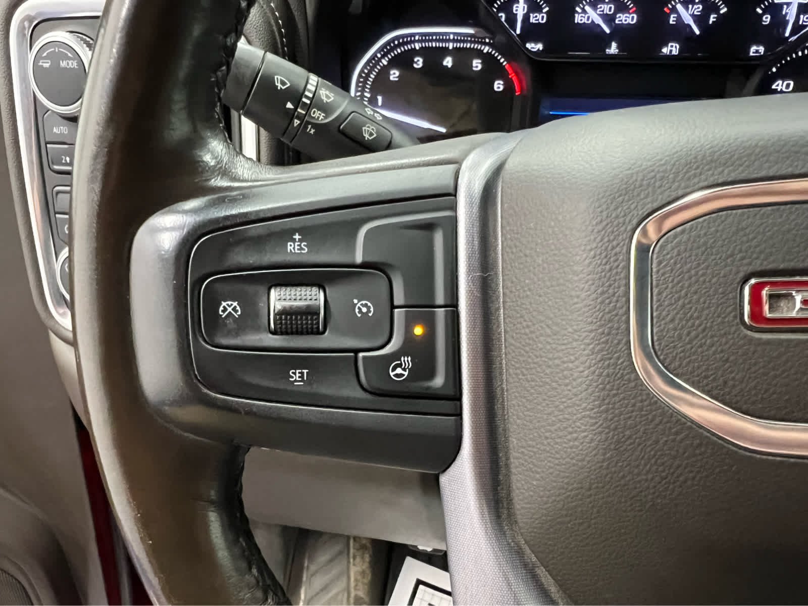 Used 2021 Cayenne Red Tintcoat GMC SLE image 4