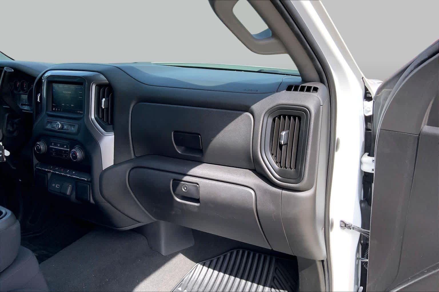 Used 2022 Summit White Chevrolet Custom image 18