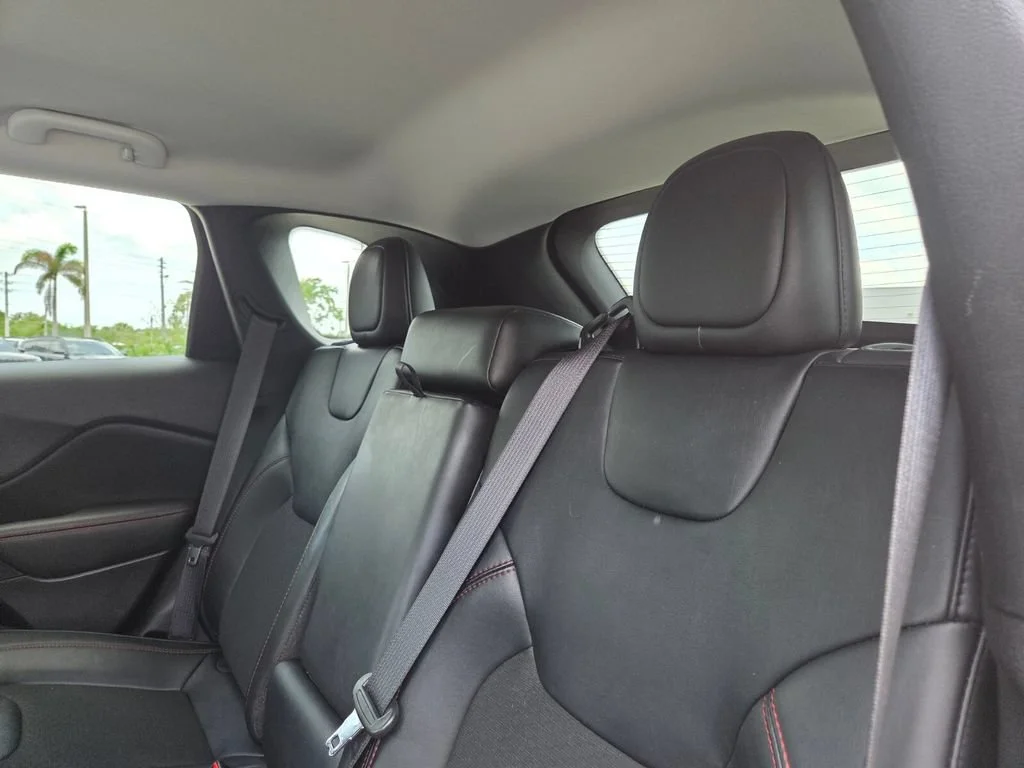 Used 2022 Granite Crystal Metallic Clearcoat Jeep Trailhawk image 22