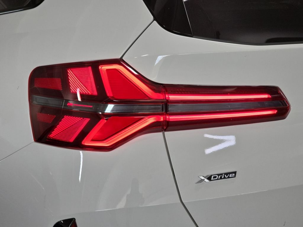 New 2026 Alpine White BMW 30 xDrive image 22