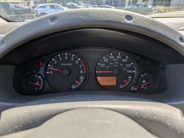 Used 2010 Red Nissan SE image 21