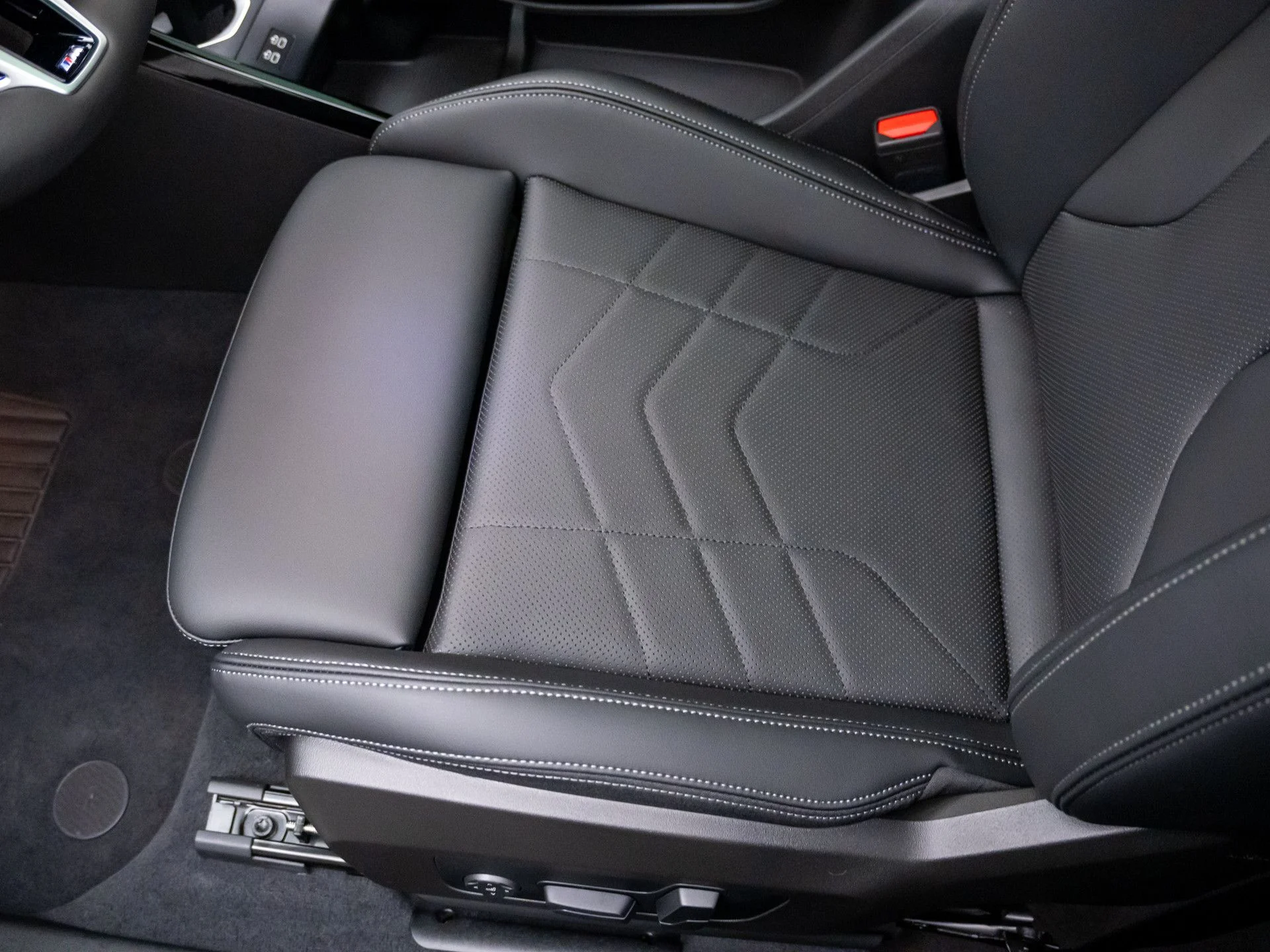 New 2026 Black BMW xDrive28i image 15