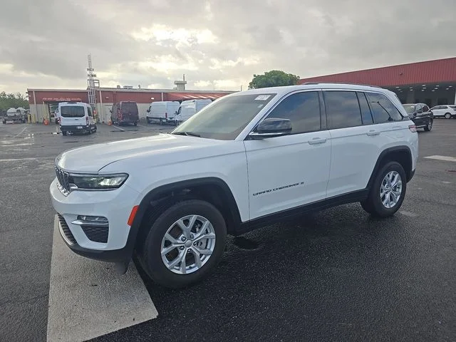 2023 Jeep Grand Cherokee Limited's photo
