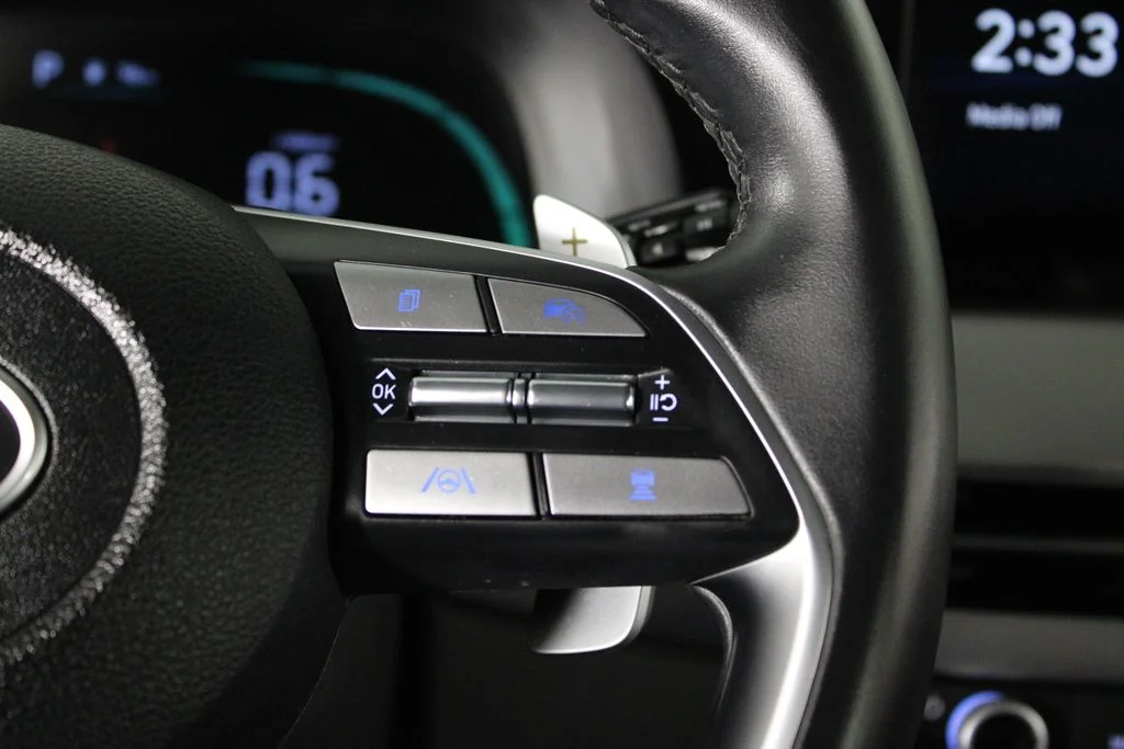 Used 2024 Gray Hyundai SEL image 29