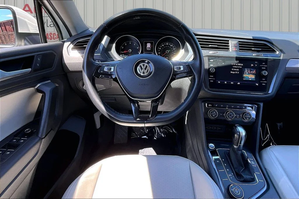 Used 2019 White Volkswagen 2.0T SE image 8