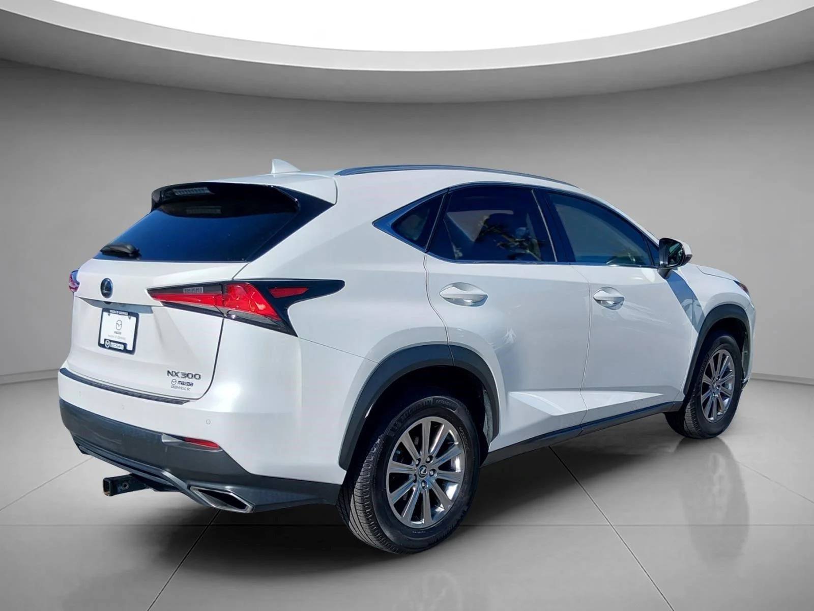 Used 2018 Eminent White Pearl Lexus Base image 5