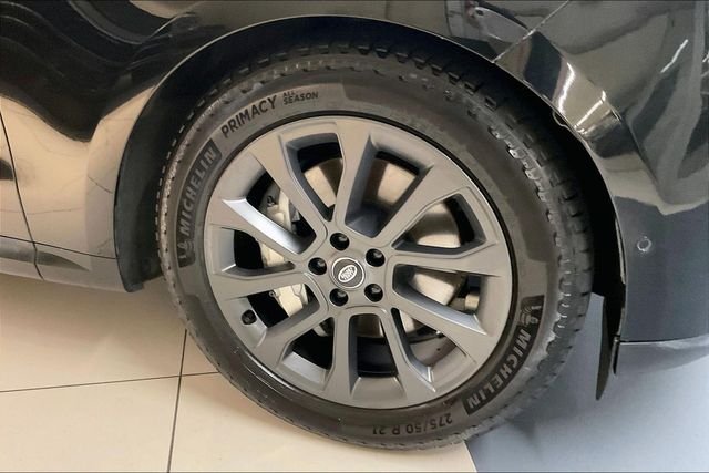 Used 2024 Black Land Rover SE image 8