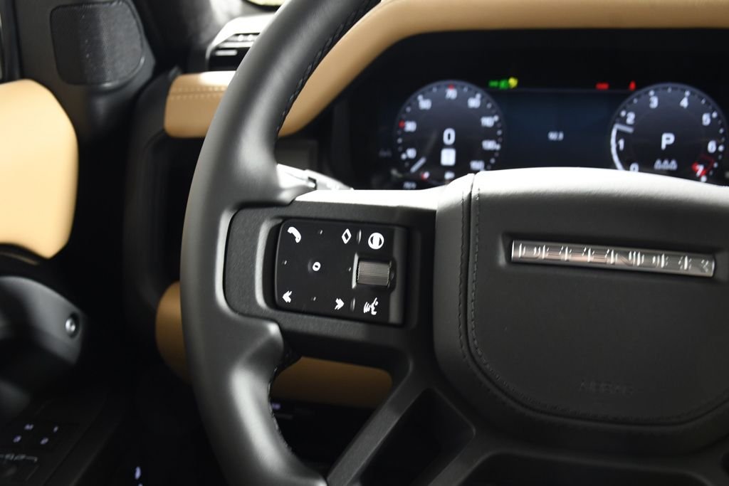 New 2026 Santorini Blk Land Rover X image 29