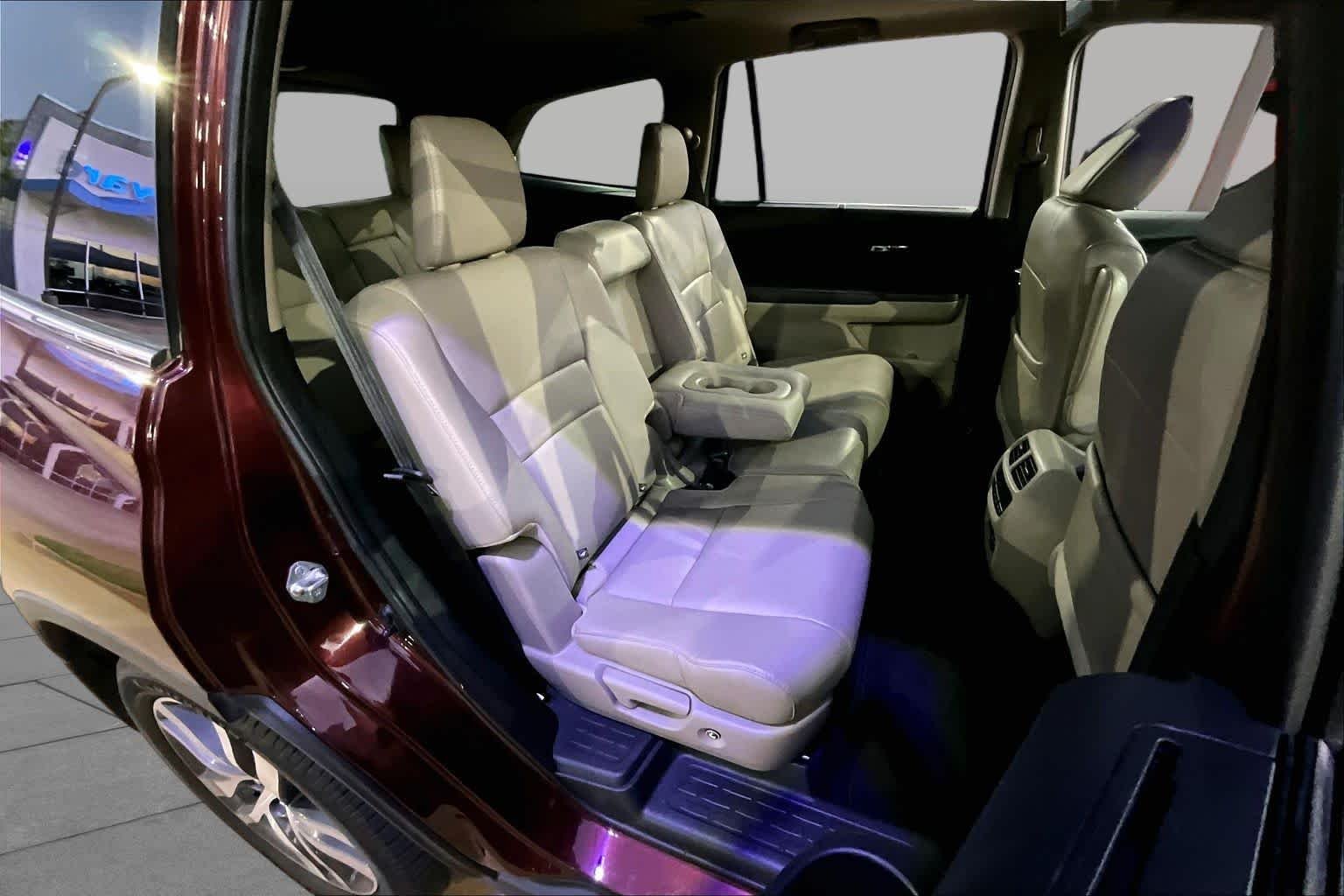 Used 2018 Deep Scarlet Pearl Honda Touring image 19