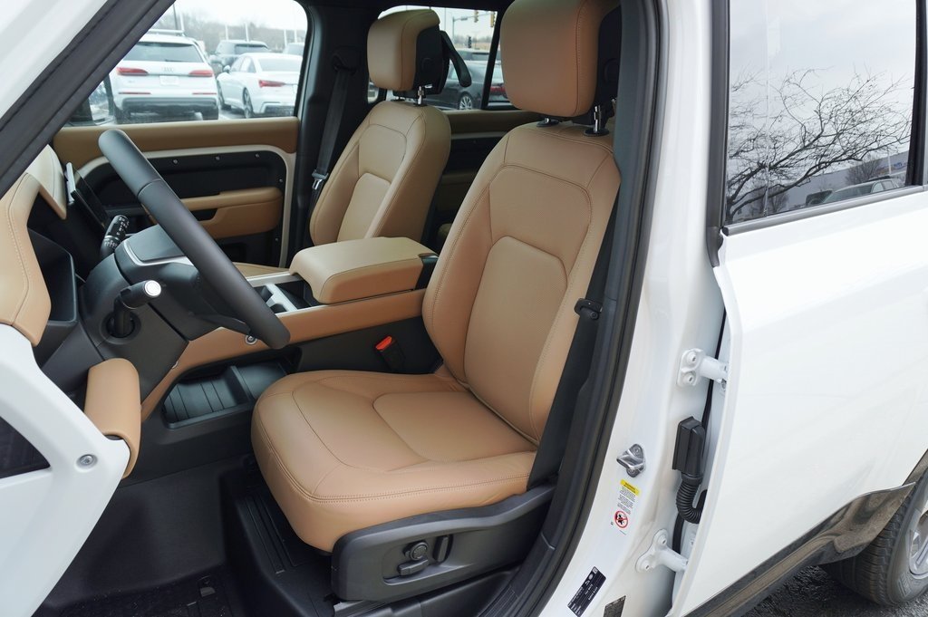 2026 LAND ROVER DEFENDER - Image 13