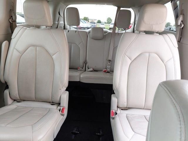 Used 2019 Crystal Metallic Chrysler Touring L Plus image 26
