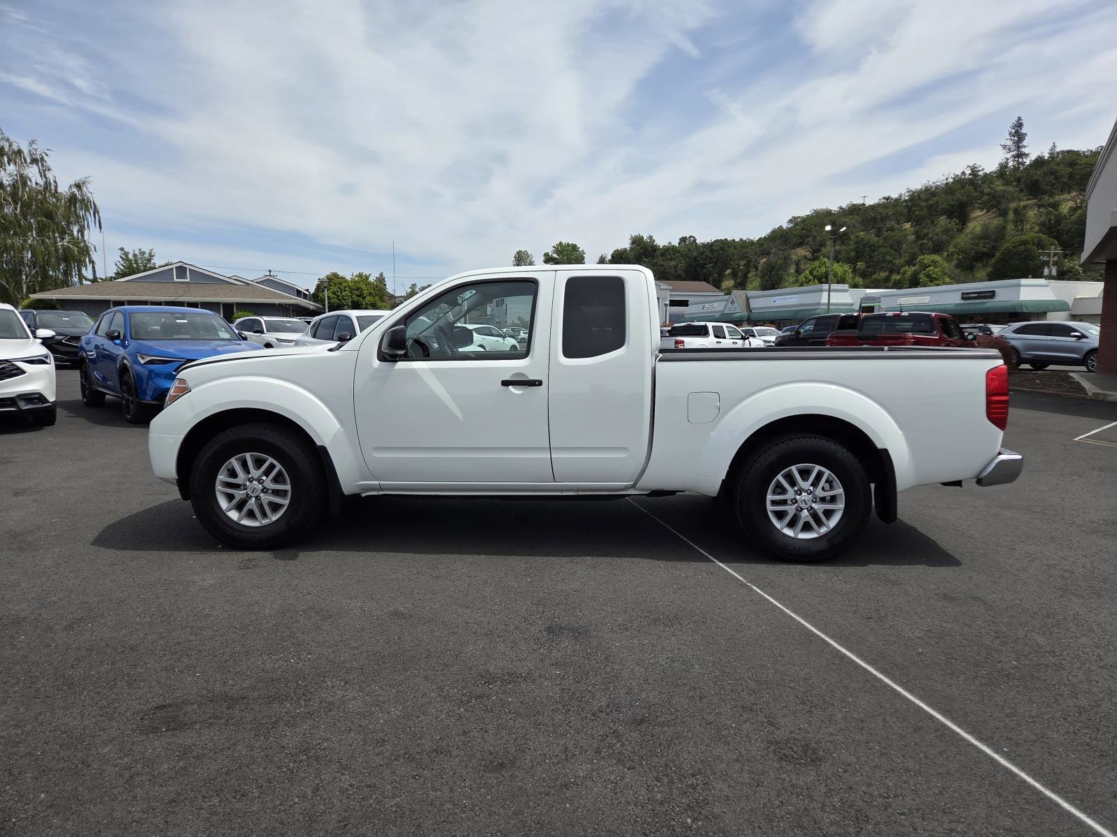 Used 2020 Glacier White Nissan SV image 8
