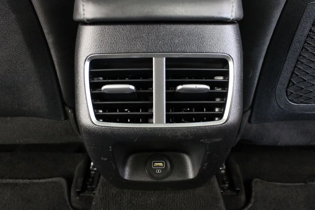 Used 2022 Phantom Black Hyundai Limited image 14