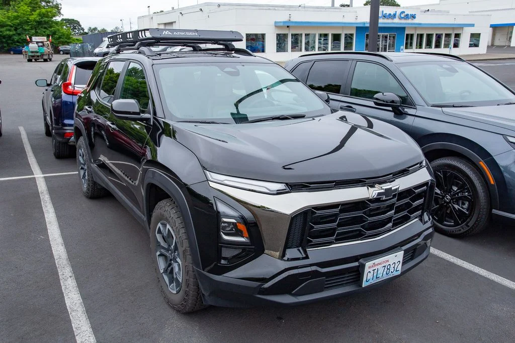 Used 2025 Black Metallic Chevrolet ACTIV image 3