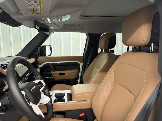 Certified Used 2026 Fuji White Land Rover S image 21