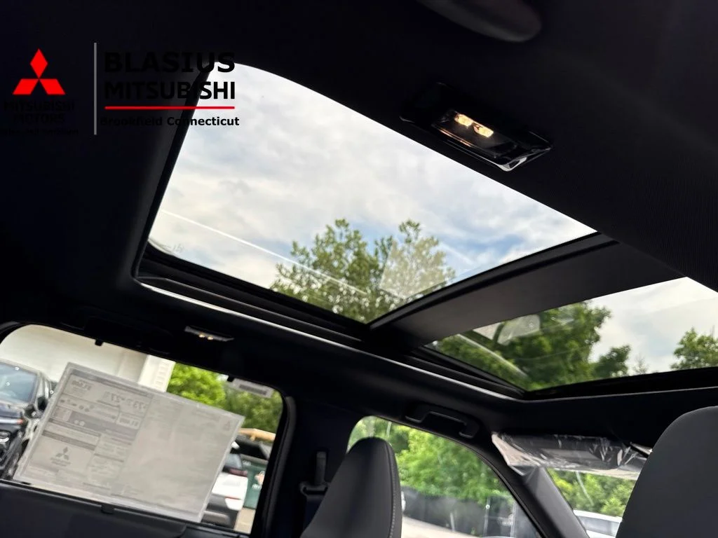 New 2026 Gray Mitsubishi SEL image 46