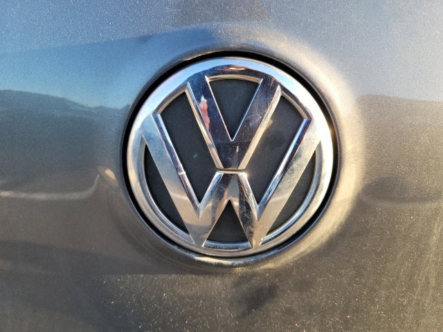 Used 2012 United Gray Metallic Volkswagen 2.5L image 14