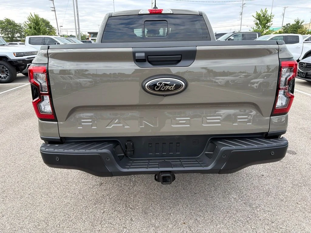 Used 2025 Gray Ford Lariat image 6