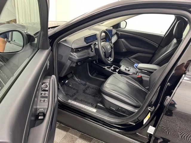 Used 2023 Black Ford Premium image 12