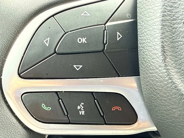 Used 2025 Blue Chrysler Select image 27