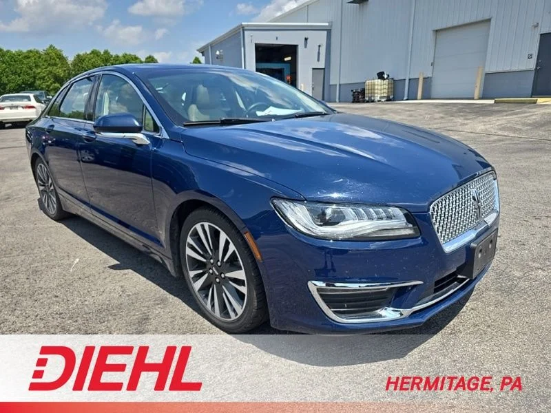 Used 2018 Blue Lincoln Reserve image 1