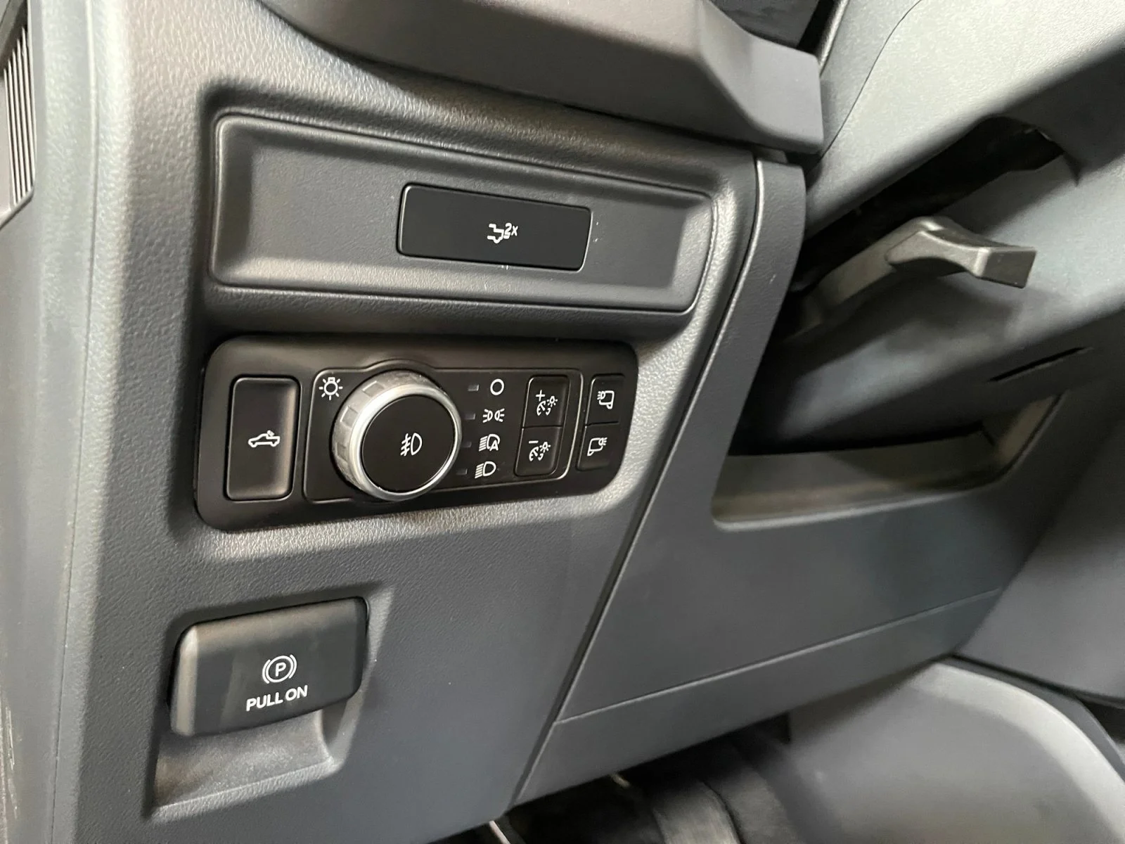 New 2026 Iconic Silver Metallic Ford XLT image 13