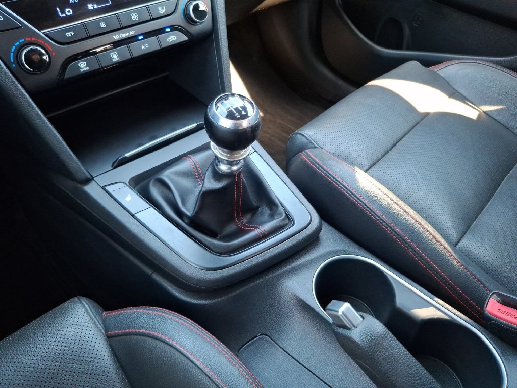 Used 2017 Silver Hyundai Sport image 22
