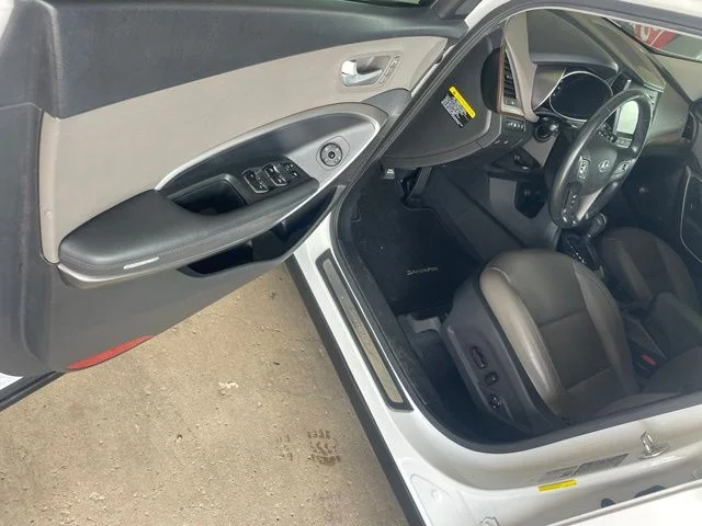 Used 2018 White Hyundai 2.4 Base image 19